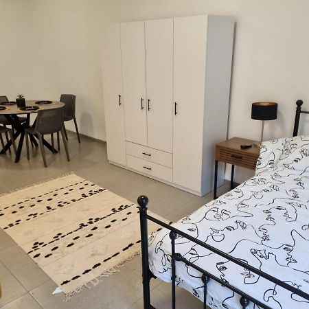Luxury 2-Room Suite In The Center Of Downtown Haifa Exteriör bild
