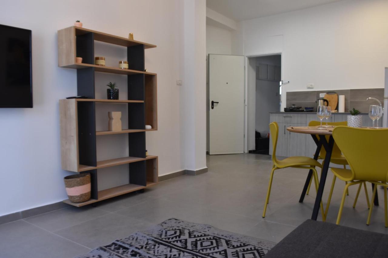 Luxury 2-Room Suite In The Center Of Downtown Haifa Exteriör bild