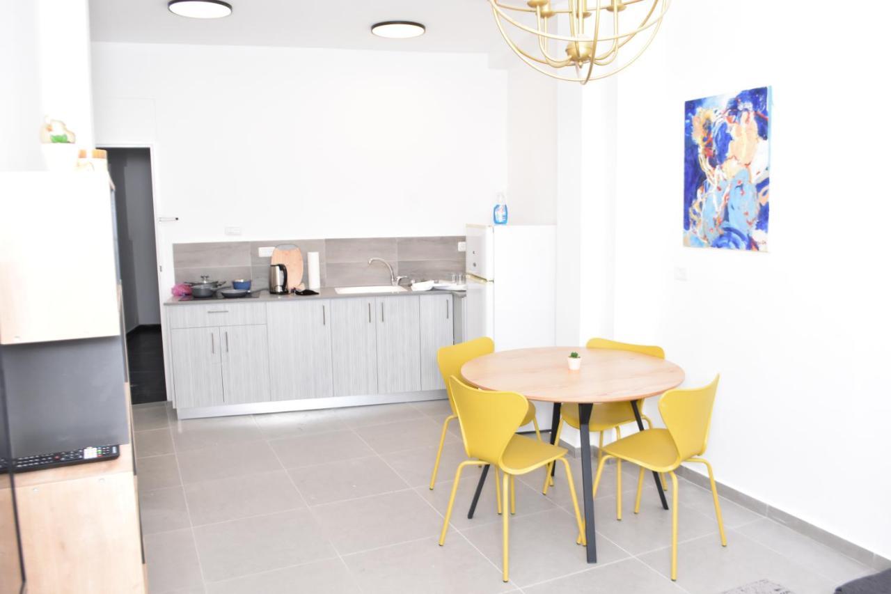 Luxury 2-Room Suite In The Center Of Downtown Haifa Exteriör bild