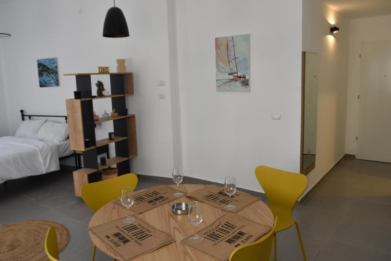 Luxury 2-Room Suite In The Center Of Downtown Haifa Exteriör bild