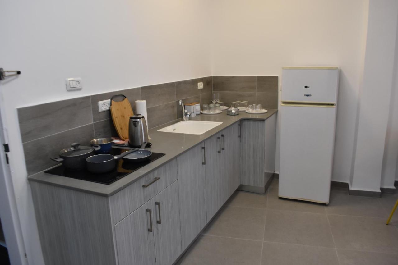 Luxury 2-Room Suite In The Center Of Downtown Haifa Exteriör bild