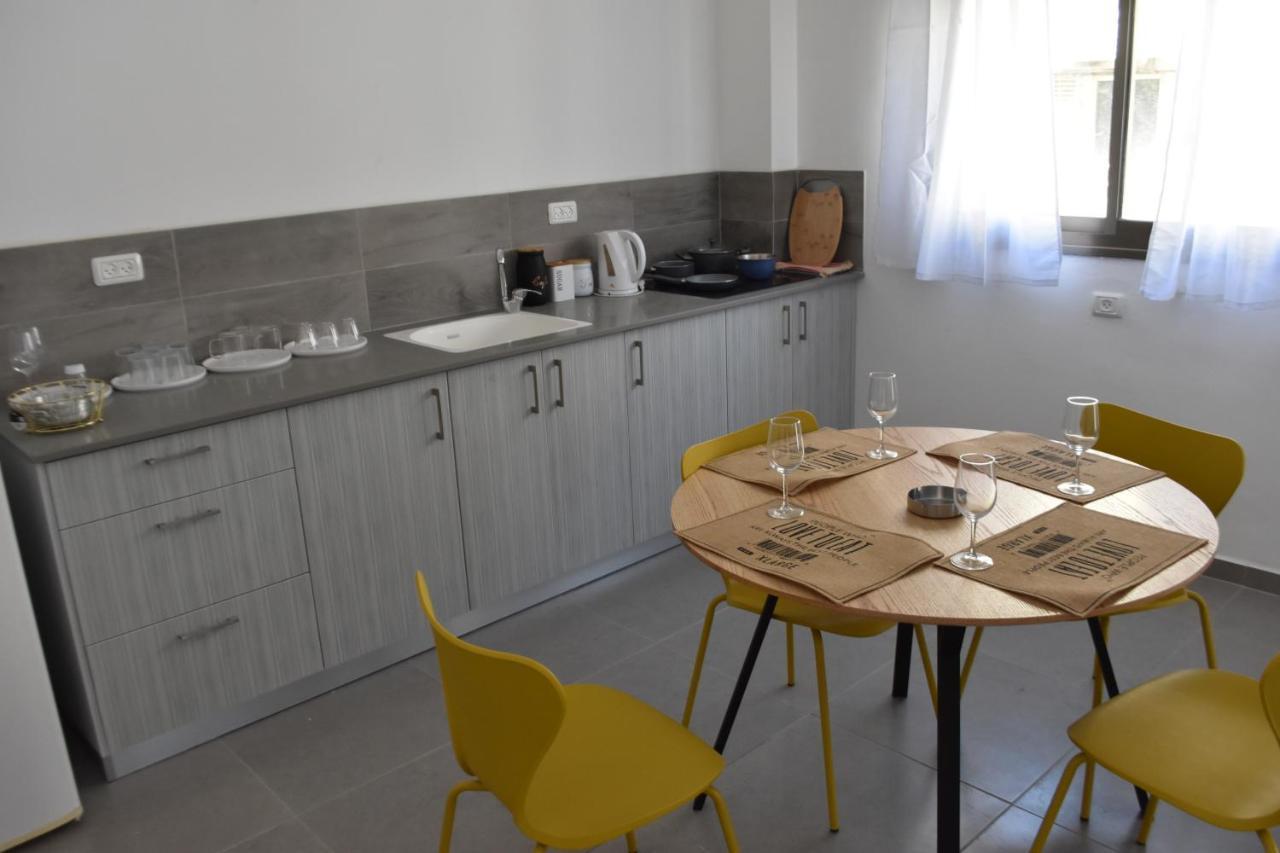 Luxury 2-Room Suite In The Center Of Downtown Haifa Exteriör bild